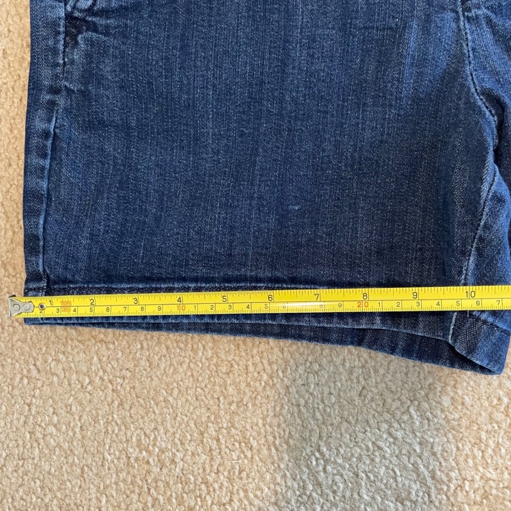 Liz Claiborne Denim Shorts Dark Wash Classic Jean Pockets Blue Size 12 Excellent - Picture 4 of 8